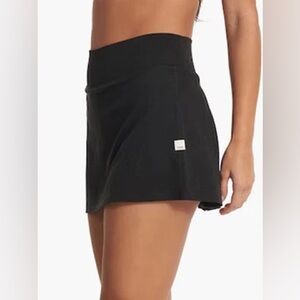 Vuori Halo Performance Skort Black Size Small in Excellent Condition